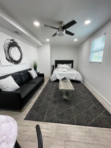 170 NE 60th St EFFICENCY, Oakland Park, FL 33334