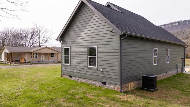 302 Cumberland Avenue, Jasper, TN 37347