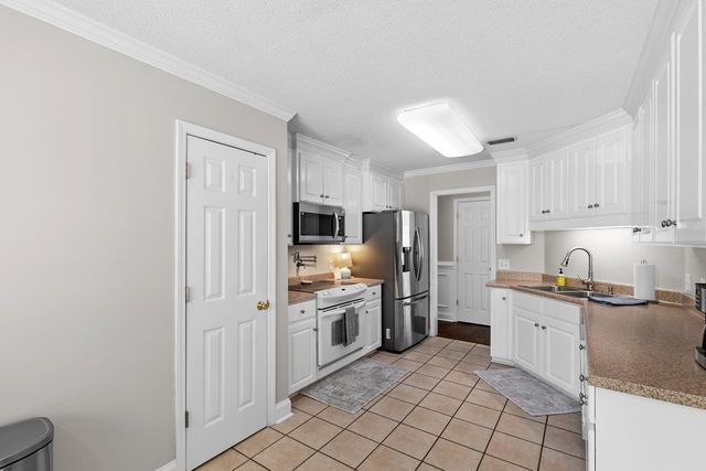 308 Golf View Dr, Dothan, AL 36301