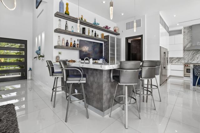 334 Isle Of Capri Drive, Fort Lauderdale, FL 33301