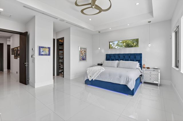 334 Isle Of Capri Drive, Fort Lauderdale, FL 33301