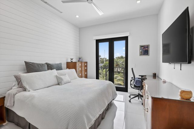 334 Isle Of Capri Drive, Fort Lauderdale, FL 33301