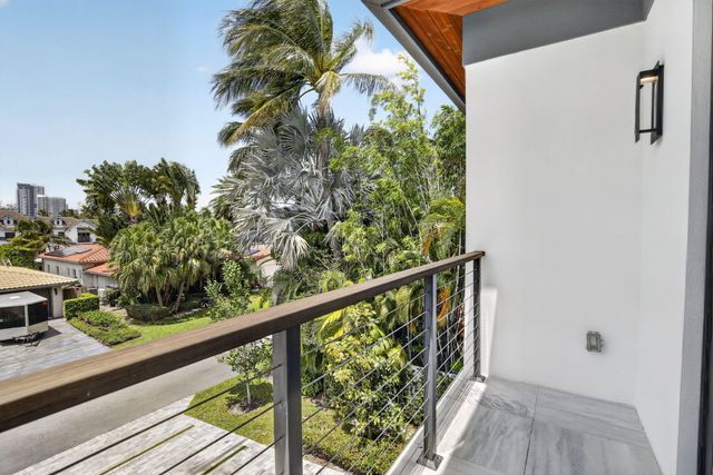 334 Isle Of Capri Drive, Fort Lauderdale, FL 33301