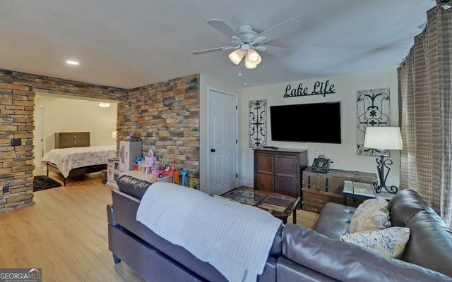 708 Knottywood Drive, Lavonia, GA 30553