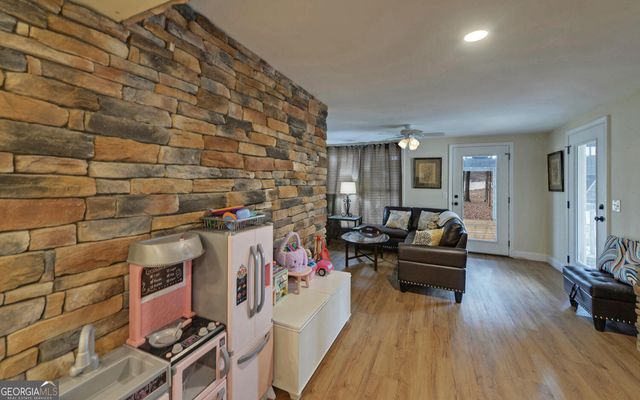 708 Knottywood Drive, Lavonia, GA 30553