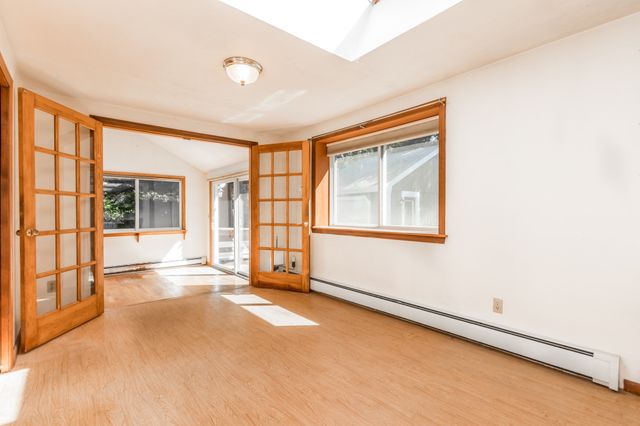 8 Laura Ln, Bourne, MA 02532