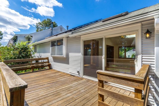 8 Laura Ln, Bourne, MA 02532