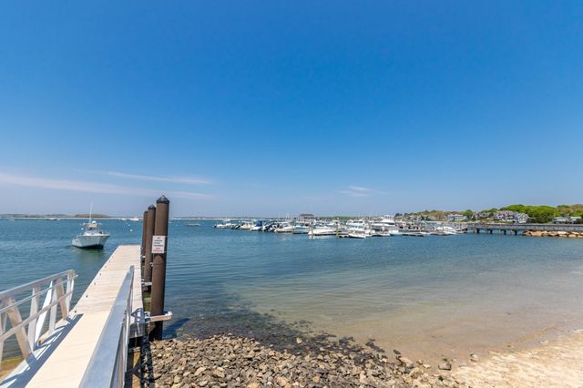 8 Laura Ln, Bourne, MA 02532