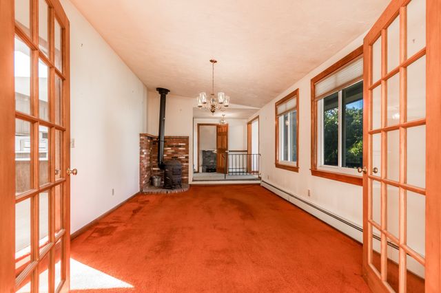 8 Laura Ln, Bourne, MA 02532