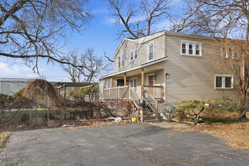 1940 N 19th Avenue, Melrose Park, IL 60160