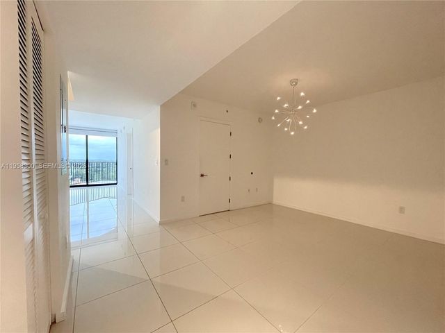 5252 NW 85th Ave 904, Doral, FL 33166