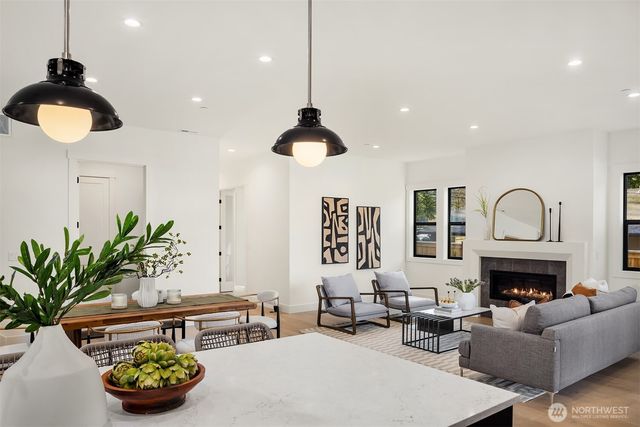 15014 SE 22nd Street, Bellevue, WA 98007