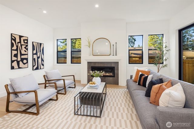 15014 SE 22nd Street, Bellevue, WA 98007