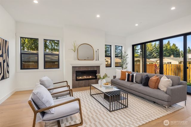 15014 SE 22nd Street, Bellevue, WA 98007