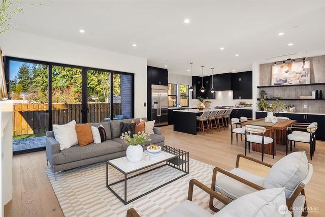 15014 SE 22nd Street, Bellevue, WA 98007