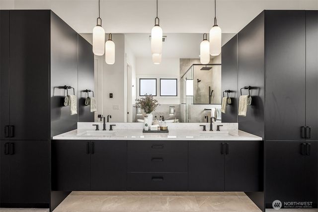 15014 SE 22nd Street, Bellevue, WA 98007