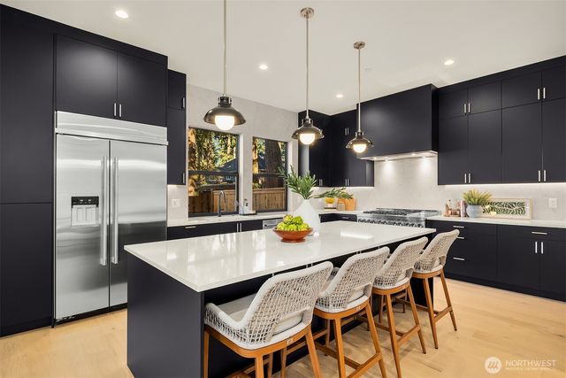 15014 SE 22nd Street, Bellevue, WA 98007