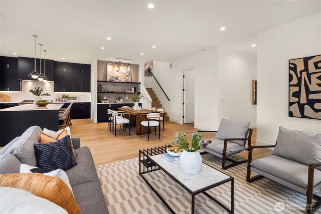 15014 SE 22nd Street, Bellevue, WA 98007