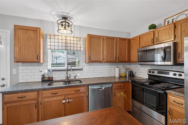 235 Royalltrail Lane, O'fallon, MO 63368