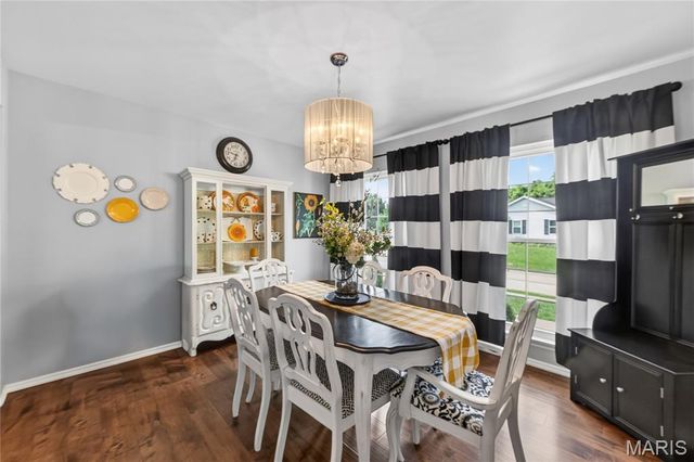 235 Royalltrail Lane, O'fallon, MO 63368