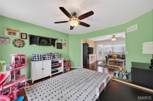 235 Royalltrail Lane, O'fallon, MO 63368