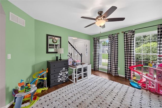 235 Royalltrail Lane, O'fallon, MO 63368