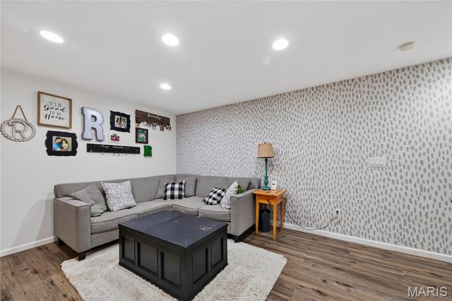 235 Royalltrail Lane, O'fallon, MO 63368