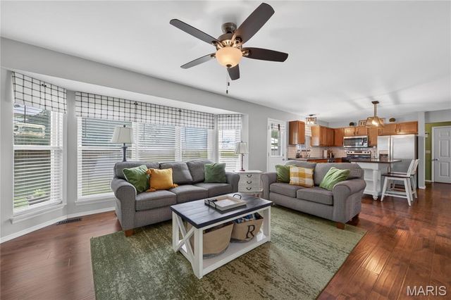 235 Royalltrail Lane, O'fallon, MO 63368
