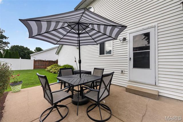 235 Royalltrail Lane, O'fallon, MO 63368