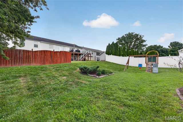 235 Royalltrail Lane, O'fallon, MO 63368