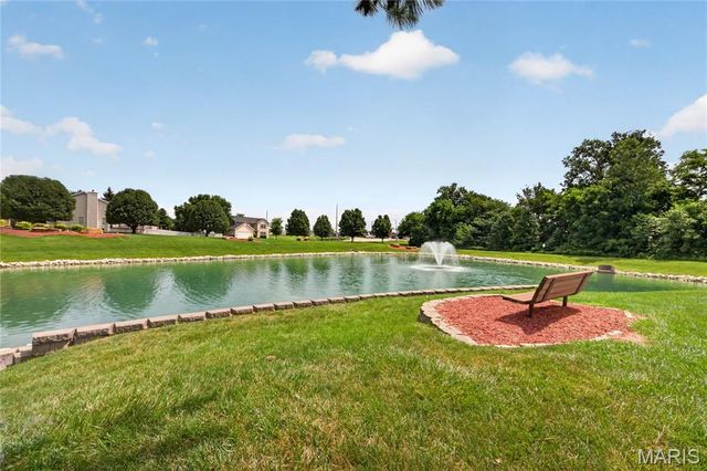 235 Royalltrail Lane, O'fallon, MO 63368