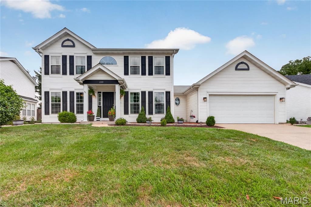 235 Royalltrail Lane, O'fallon, MO 63368