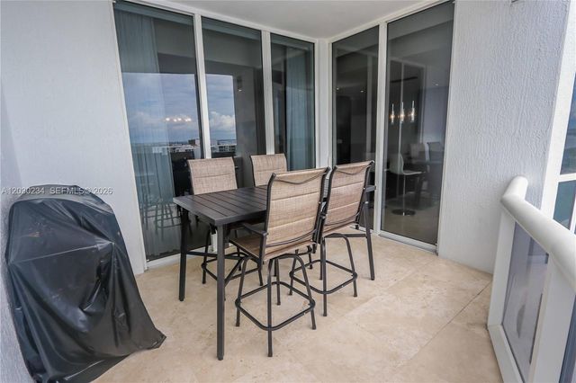 15901 Collins Avenue 2004, Sunny Isles Beach, FL 33160