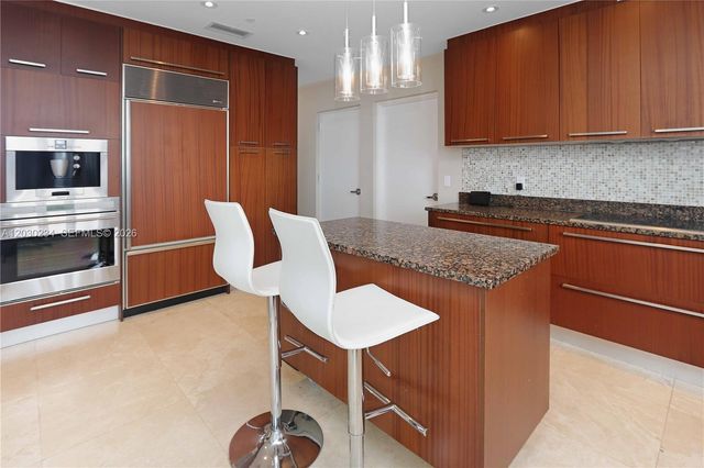 15901 Collins Avenue 2004, Sunny Isles Beach, FL 33160