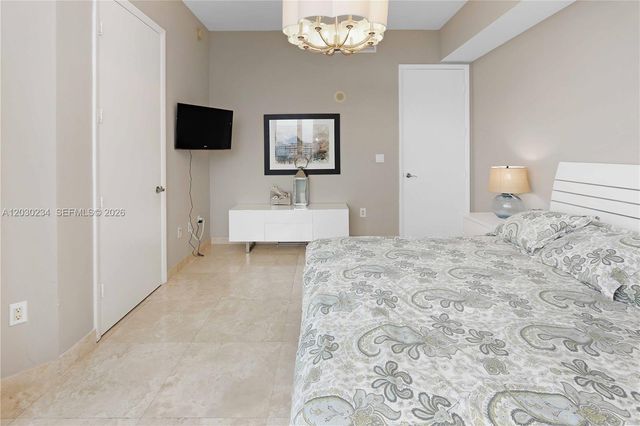15901 Collins Avenue 2004, Sunny Isles Beach, FL 33160