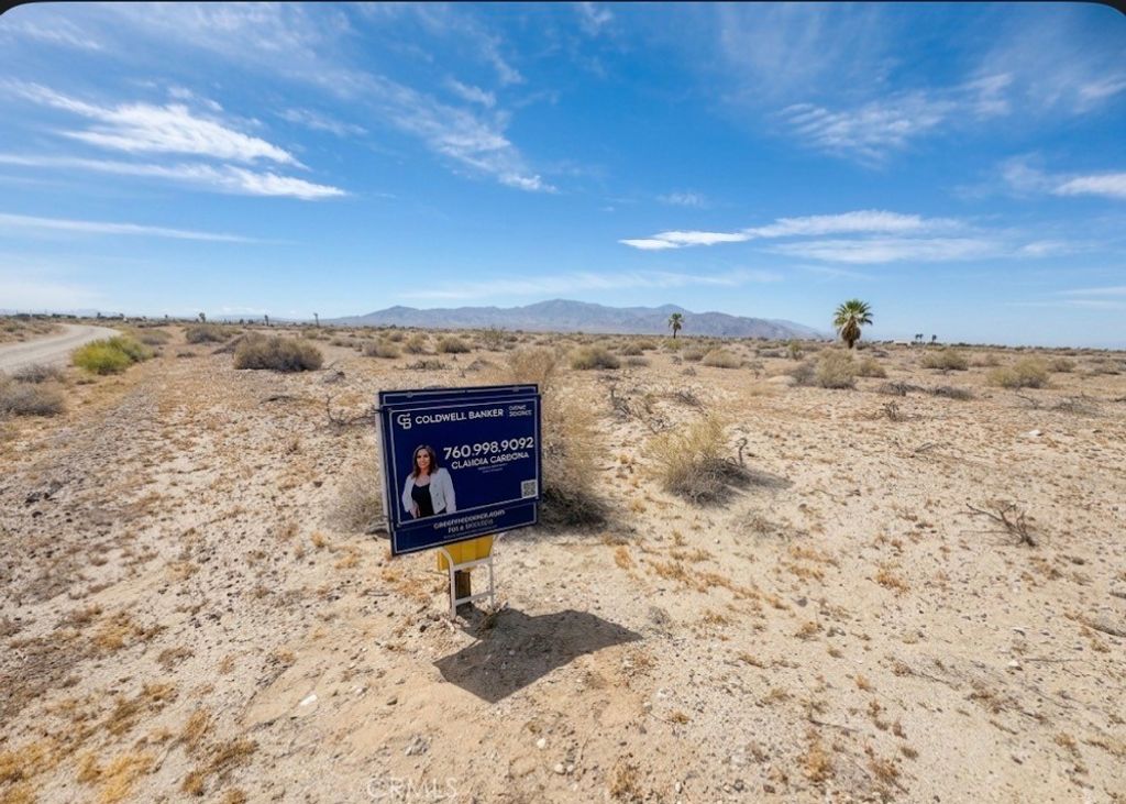 Image 2 of property listing at 1109 Seaview Avenue, Thermal, CA 92274