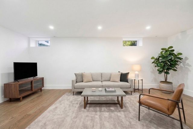 31 Houghton St A, Somerville, MA 02143