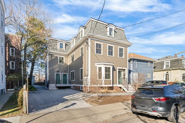 31 Houghton St A, Somerville, MA 02143