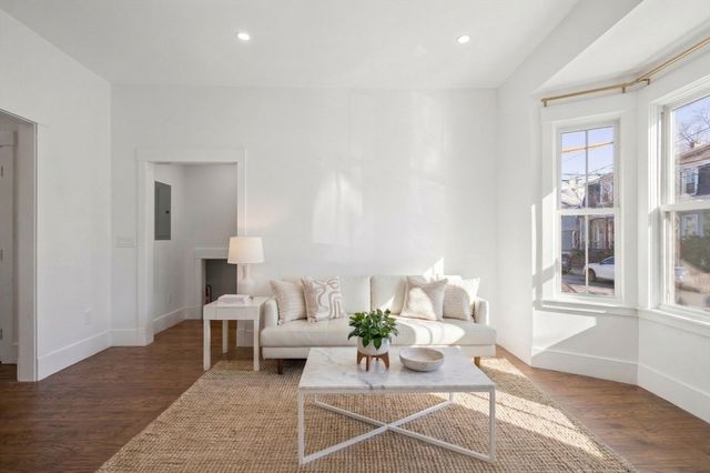 31 Houghton St A, Somerville, MA 02143