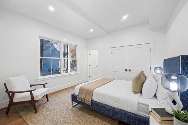 31 Houghton St A, Somerville, MA 02143