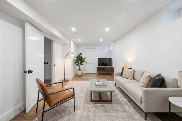 31 Houghton St A, Somerville, MA 02143