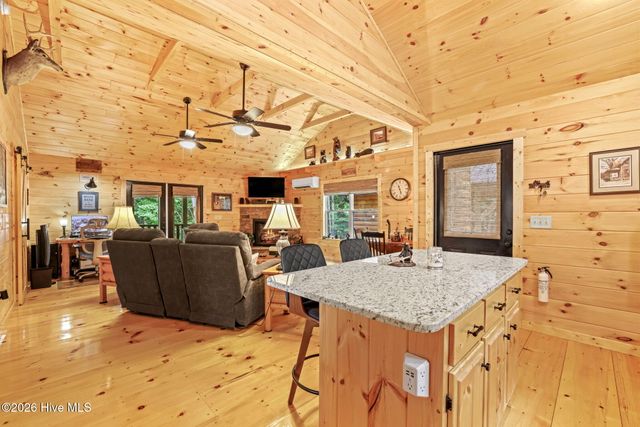 207 Bentley Cove, Murphy, NC 28906