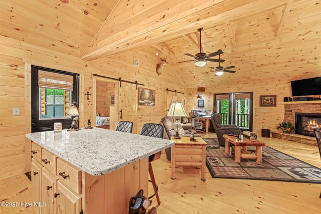 207 Bentley Cove, Murphy, NC 28906