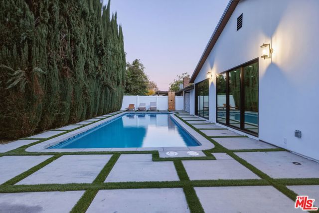 16823 Valerio Street, Lake Balboa, CA 91406