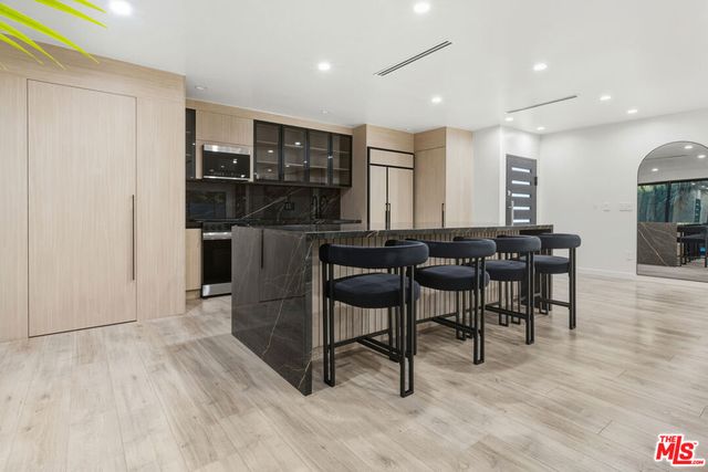 16823 Valerio Street, Lake Balboa, CA 91406