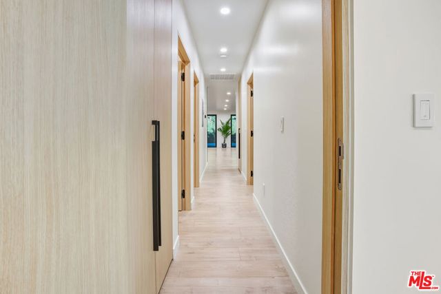 16823 Valerio Street, Lake Balboa, CA 91406