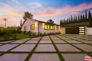 16823 Valerio Street, Lake Balboa, CA 91406