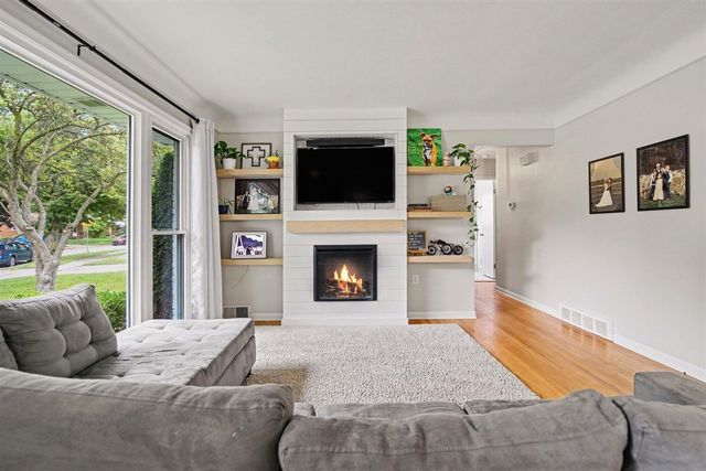 126 Pleasant Ridge Drive, Saline, MI 48176