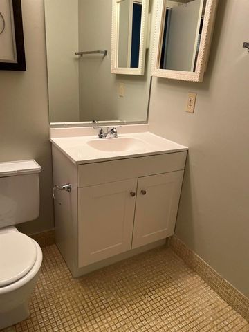 68 FANSHAW B, Boca Raton, FL 33434