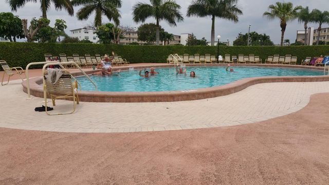 68 FANSHAW B, Boca Raton, FL 33434